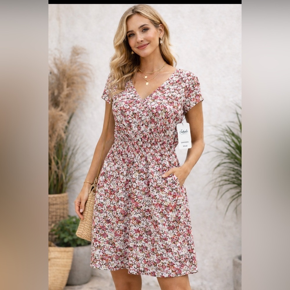 sahalie Pink White Floral V-Neck Top